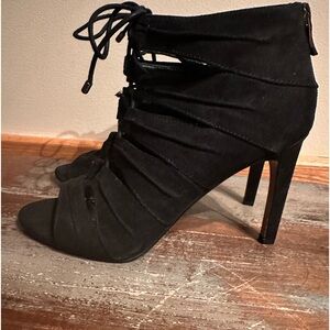 BCBG gladiator cage lace up zipper back high heel suede 8.5M never worn shoes